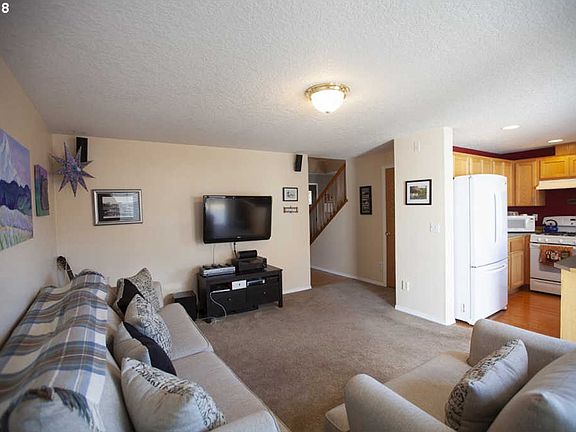 3rd image of 16267 Winston Dr