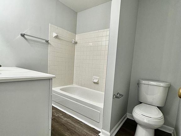 3rd image of 309 Westminster Ln #130