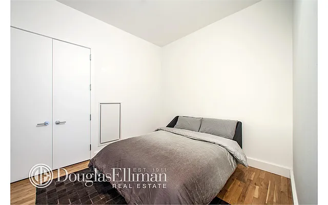 Sold by Douglas Elliman | media 16