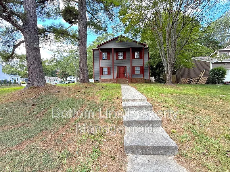 5301 Rolling Oak Ln
