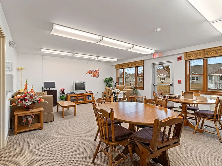 Hickory Drive and Pinecrest Apartments — Photo 58