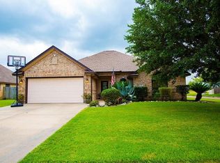 141 Lasso St, Angleton, TX 77515