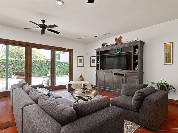 4th image of 1612 Jonquil Ave