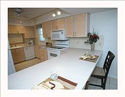 4th image of 416 Manor Blvd