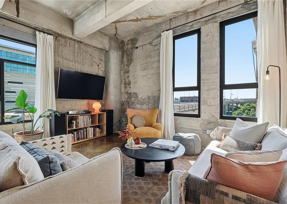 1st image of 360 W Pershing Rd APT 190