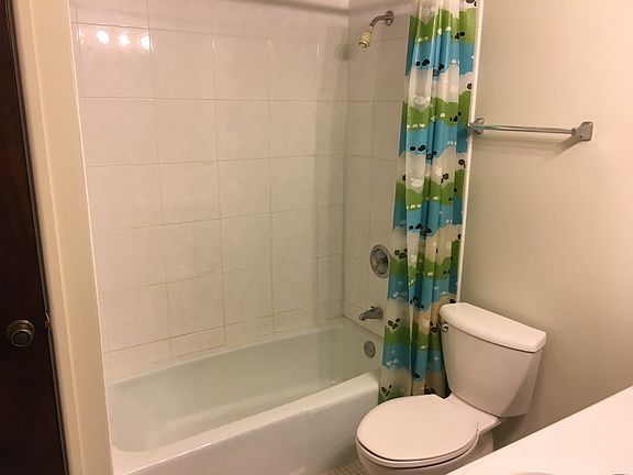 5th image of 8928 W 98th St