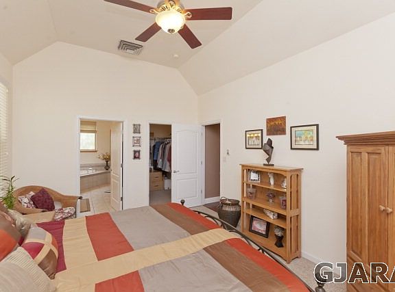 5th image of 530 S Teal Ct