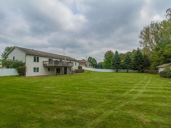 4th image of 10286 Deerfield Dr