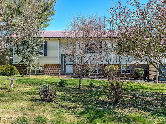 5th image of 212 Virginia Dr