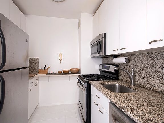 3rd image of 404 E 66th St APT 10L