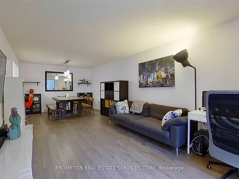 38 Hollywood Ave #123 — Photo 2