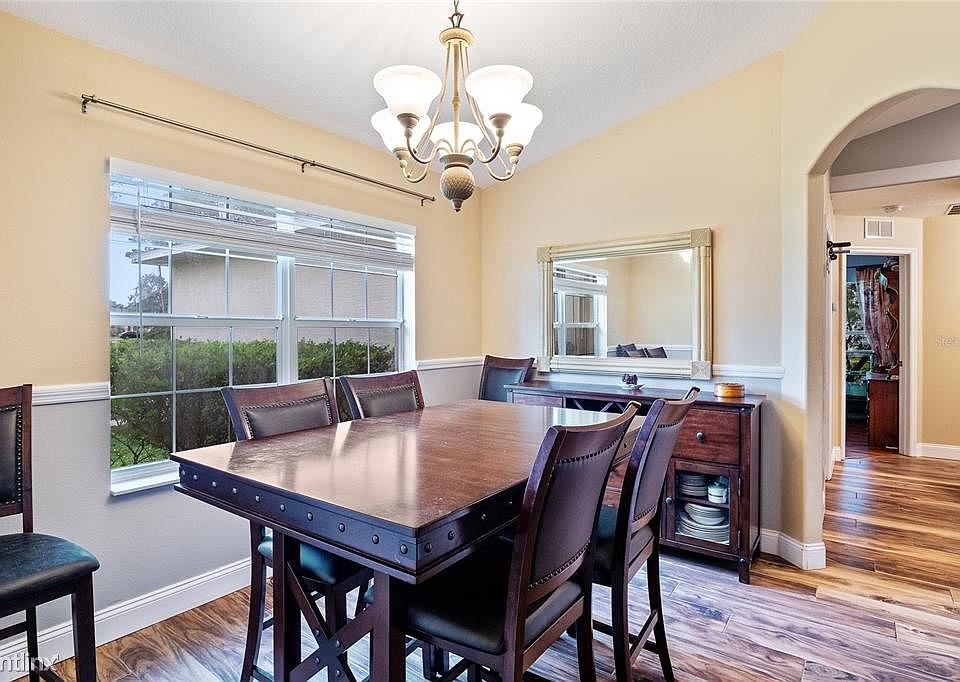 1st image of 15 Woodhollow Ln
