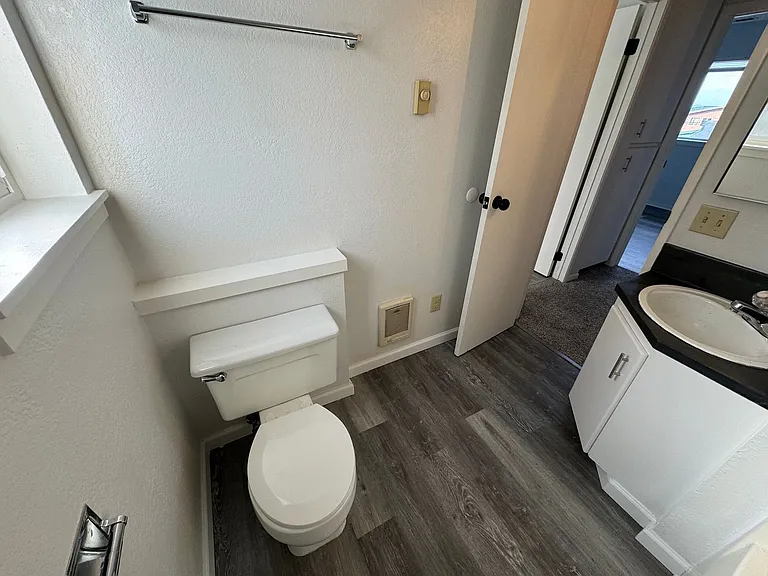 637 SW 9th St — Photo 27