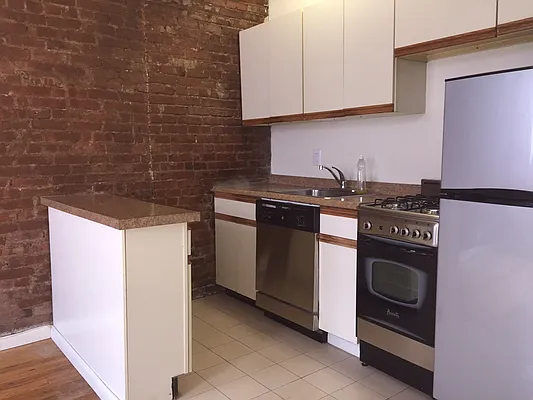 Rented by ELK Investors | media 14