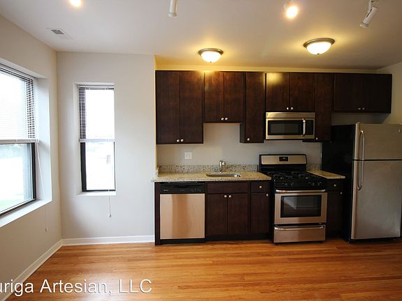 3rd image of 6700 N Artesian Ave #2