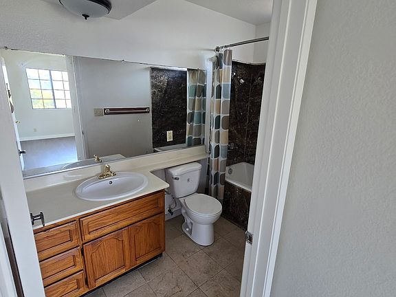 3rd image of 1418 Venice Blvd APT 307
