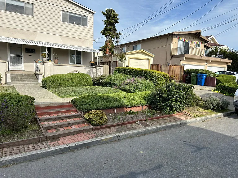 1238 Liberty St — Photo 5