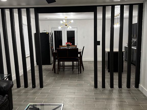 4th image of 412 E Bowie St