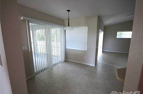 5th image of 2639 Abbotsford St
