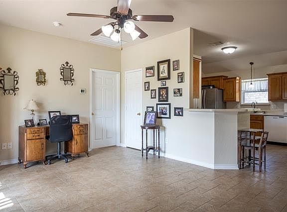 5th image of 105 Sandalwood Ct