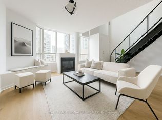250 Manitoba St #702, Toronto, ON M8Y4G8