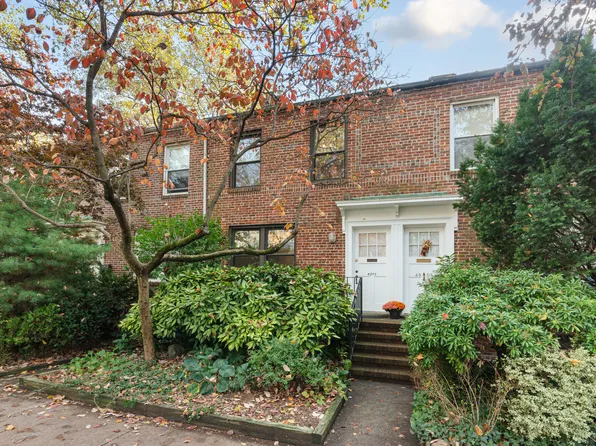 49-10 39th Avenue image 1 of 17