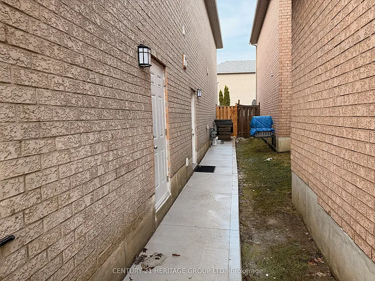118 Sunridge St — Photo 3