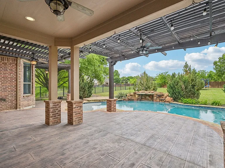 920 Norma Ln — Photo 36