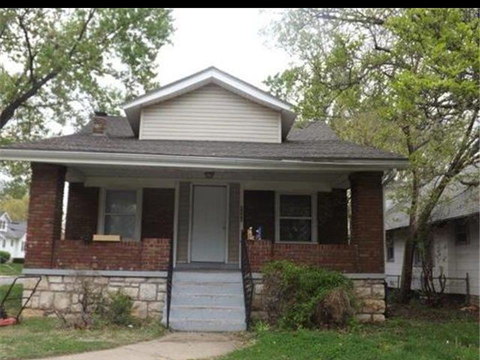 1st image of 2400 E 68th Ter