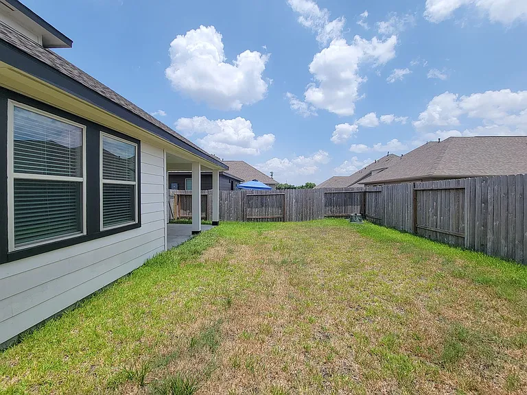 10423 Astor Points Trl — Photo 40