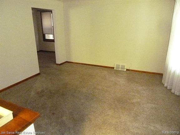 2nd image of 1133 Beaconsfield Ave #1135