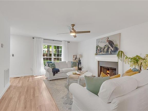 2nd image of 140 Julia Ann Cir