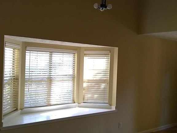 5th image of 5850 Trent Walk Dr