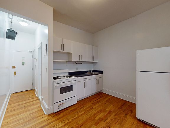5th image of 158 W 15th St APT 2B