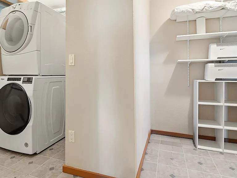 10228 Christopher Dr — Photo 24