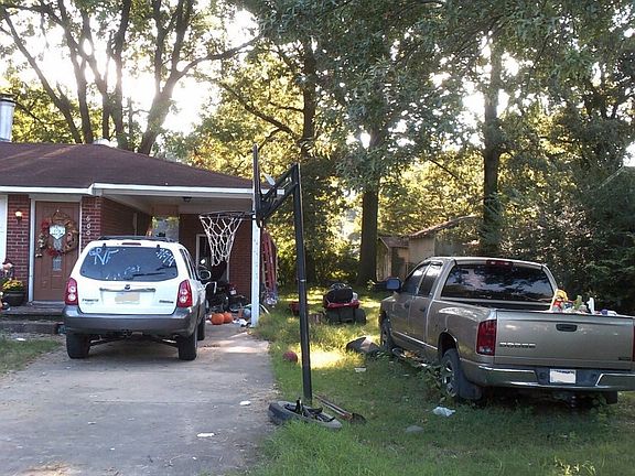 3rd image of 600 Thurmond St