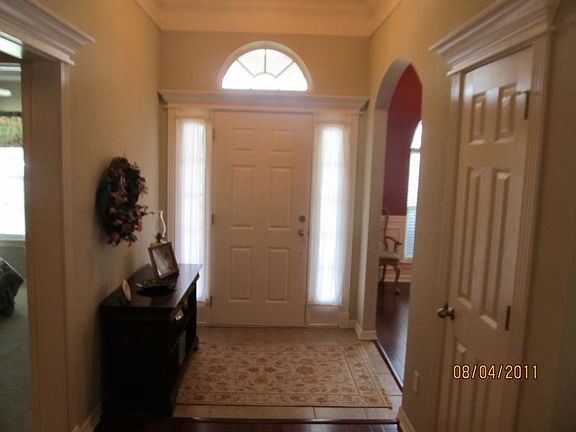 3rd image of 620 Highland Ct