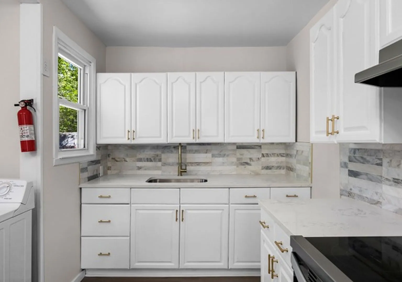 Spacious 3-Bedroom Home with Large Yard in Browns Mills — Photo 1