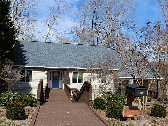 2nd image of 2800 Sedgewick Dr