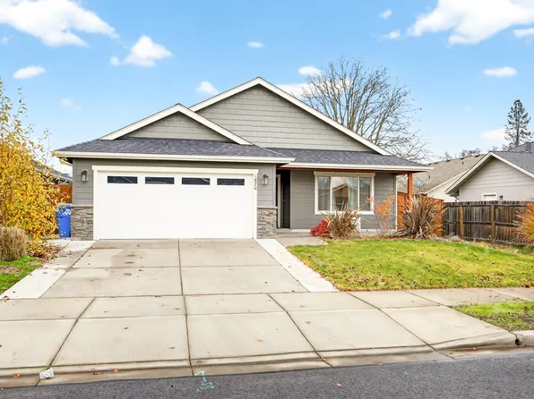 1870 SW Mistybrook Dr, Grants Pass, OR 97527