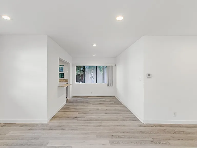 1122 S. Shenandoah St. — Photo 3