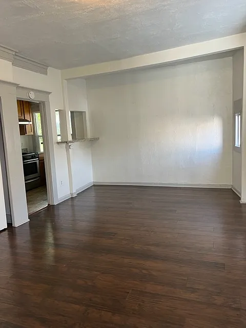 1435 1st Ave #10