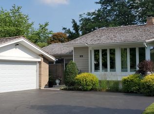 148 Briarwood N, Oak Brook, IL