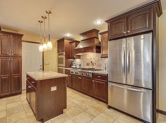 3rd image of 8340 Stewarts Bend Dr