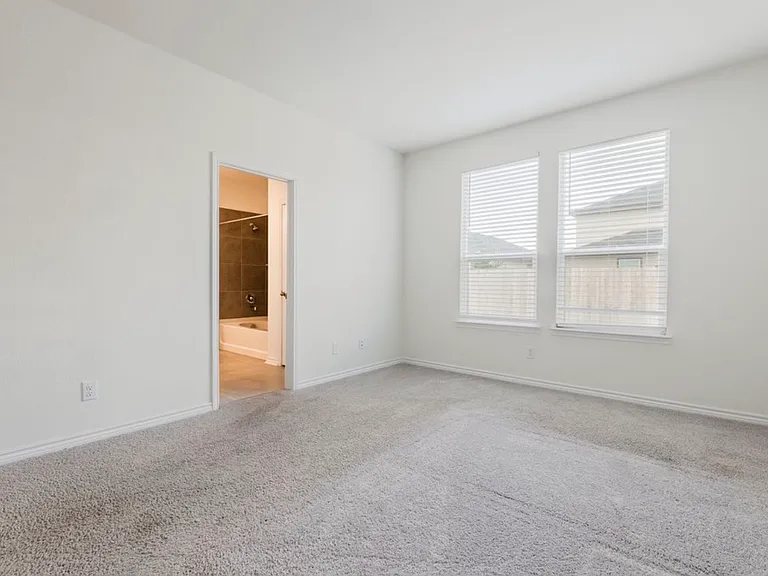 9507 Reinhartz Way — Photo 4