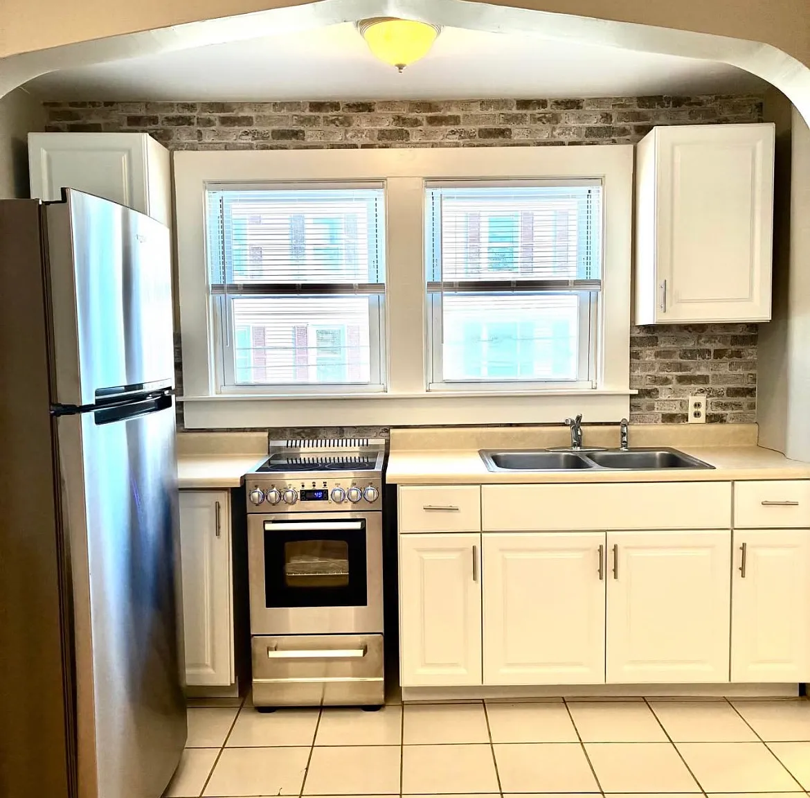 1 bed, 600 sqft, $1,300 — Photo 2
