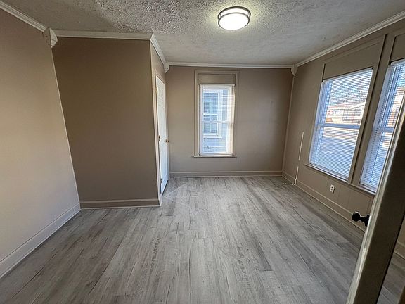 3rd image of 602 W Hanssler Pl