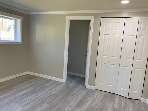 12146 SE 44th Pl, Bellevue, WA 98006