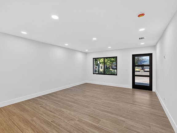 4th image of 3900 Kenas Street
