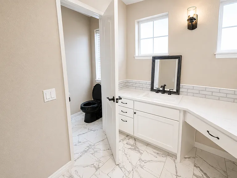 21206 Tallman Ct — Photo 29